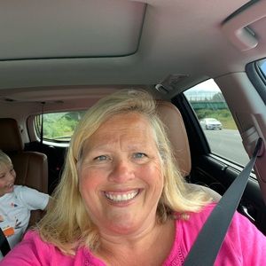 Meet your Posher, Holly